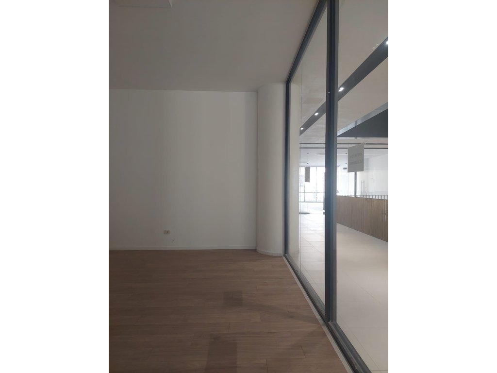 JEPET ZYRE 29 M2 ME QERA TE MINE PEZA 800 EURO