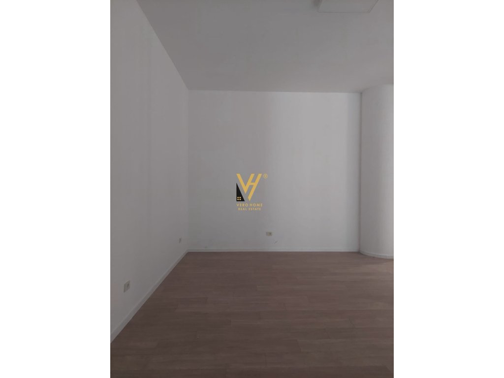 JEPET ZYRE 32 M2 ME QERA TE MINE PEZA 100.000 LEKE