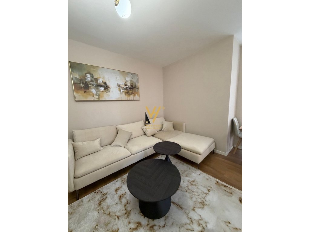 Appartamento 2+1+balcone in affitto a Yzberisht 600 euro
