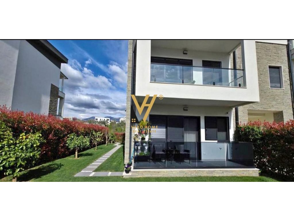 SHITET TRIPLEX 4+2+3+BLK LUKSOZ TE LIQENI I THATE 750.000 EURO