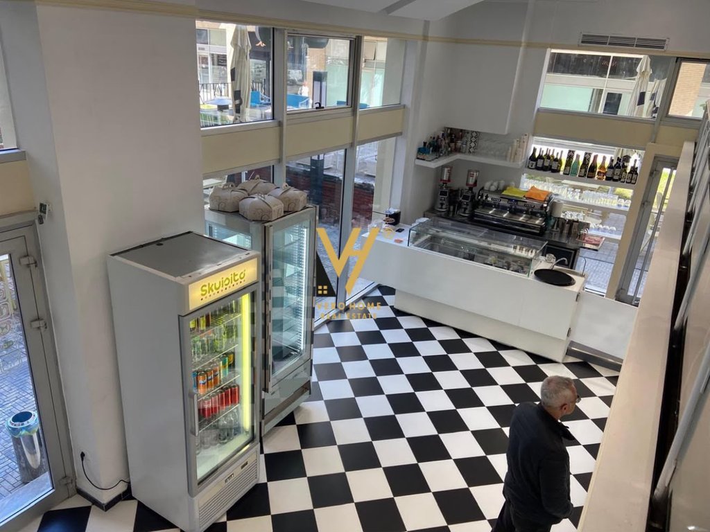 JEPET AMBIENT BIZNESI 330 M2 ME QIRA TE DELIJORGJI 200.000 LEKE
