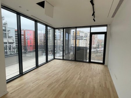 Apartament 2+1+2 Për Shitje në Rruga e Kosovarëve, Tiranë - Çmimi: Kontaktoni | Sipërfaqe në m²