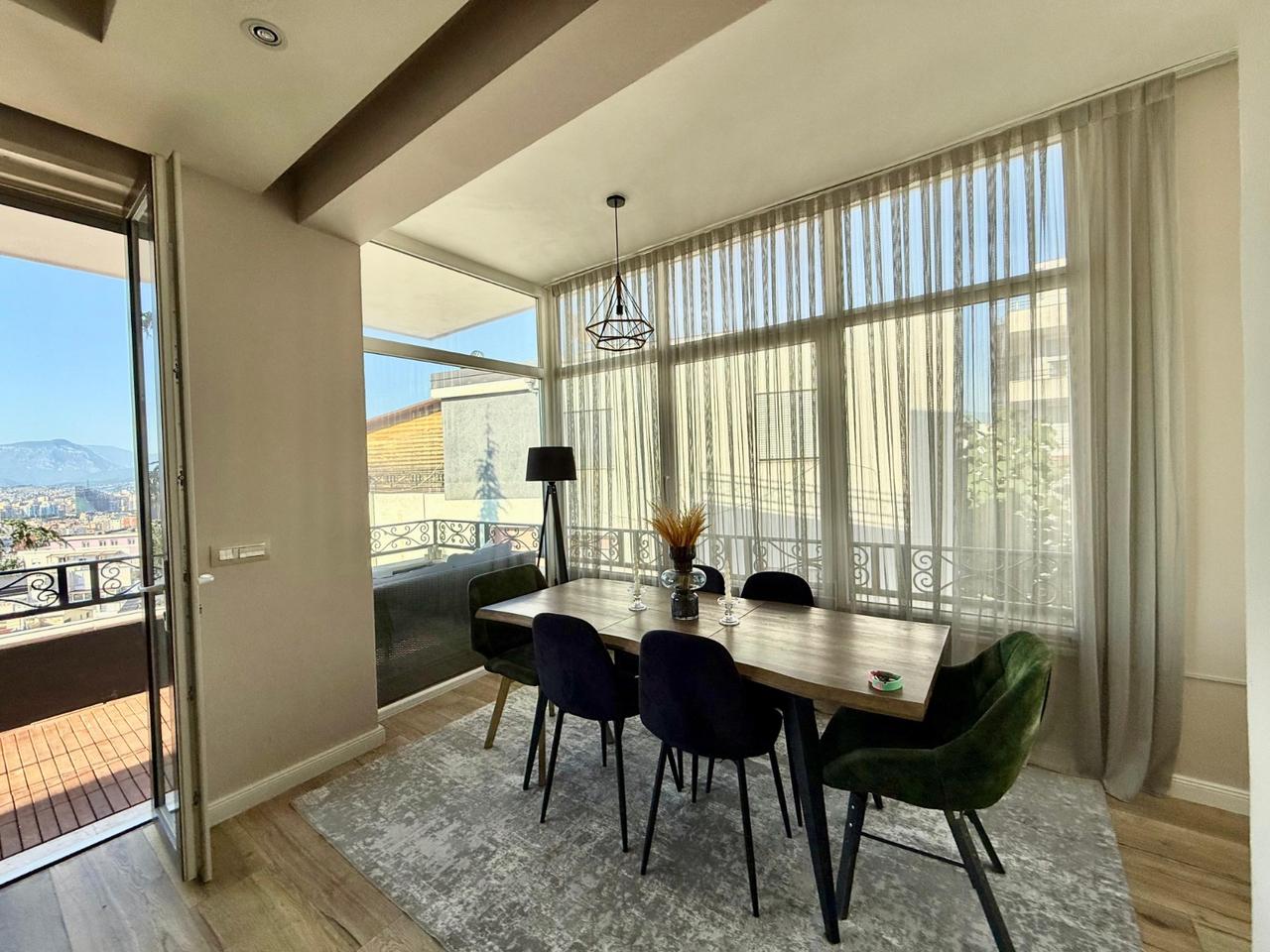 VENDESI SUPER APPARTAMENTO 2+1+2

📍Vicino al Giardino Botanico, Moschea (Selite)