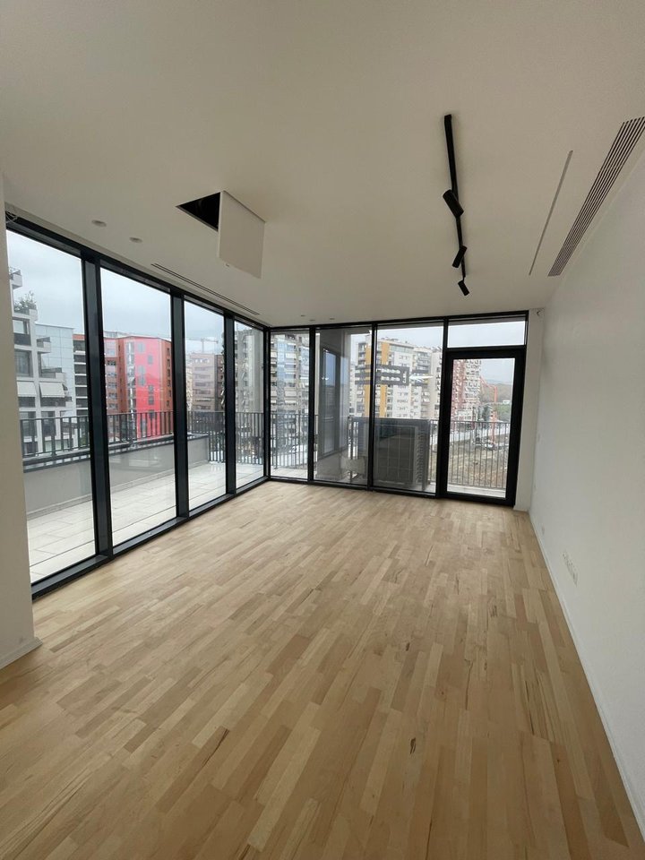 Apartament 2+1+2 Për Shitje në Rruga e Kosovarëve, Tiranë - Çmimi: Kontaktoni | Sipërfaqe në m²