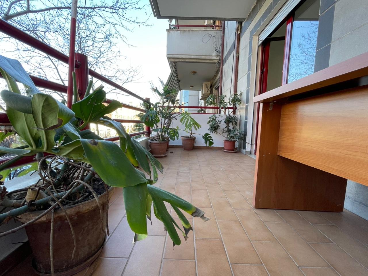 Business space for rent, 3rd floor, Kavaja Street, 900 Eur