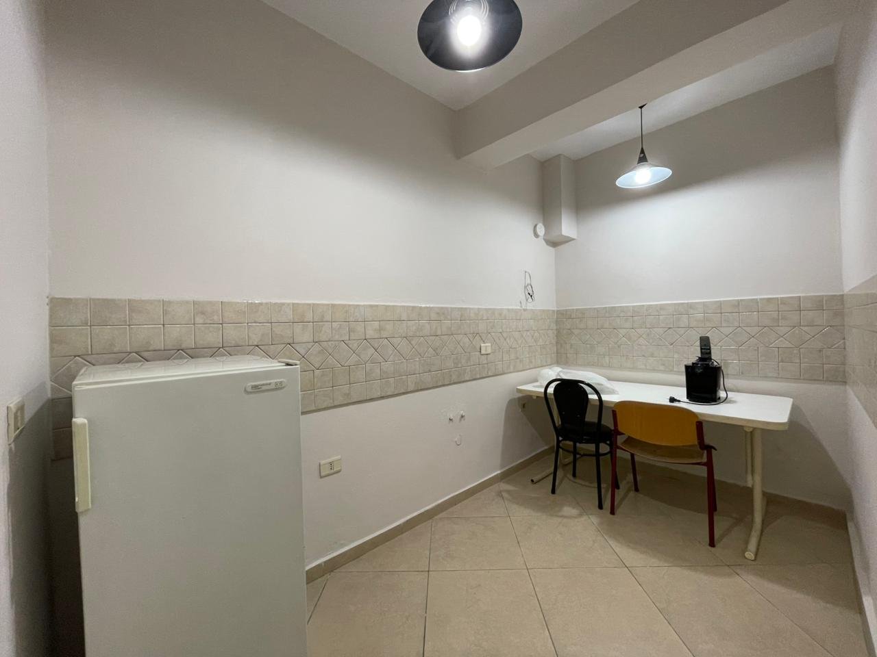 Business space for rent, 3rd floor, Kavaja Street, 900 Eur