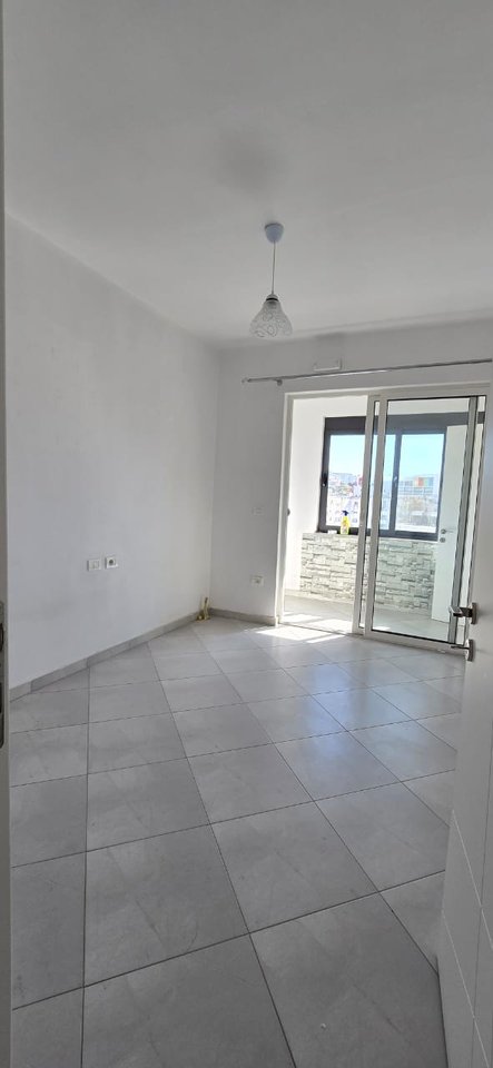 Shitet 2+1 prane Tregut Elektrik