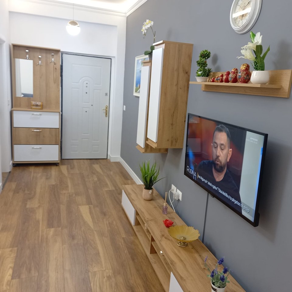 1+1 Apartment for Rent in Petro Nini Luarasi Gymnasium, Tirana - 680€