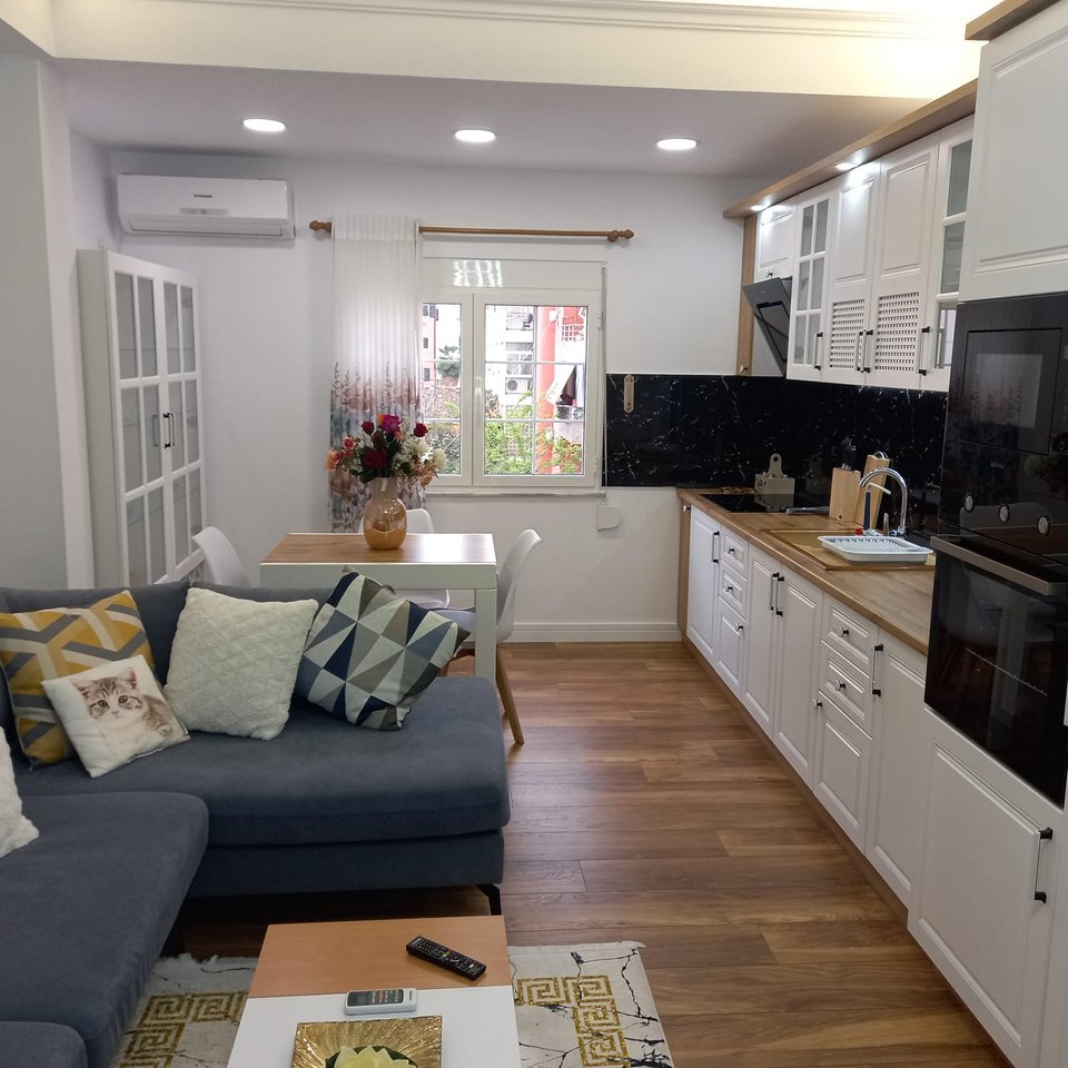 1+1 Apartment for Rent in Petro Nini Luarasi Gymnasium, Tirana - 680€