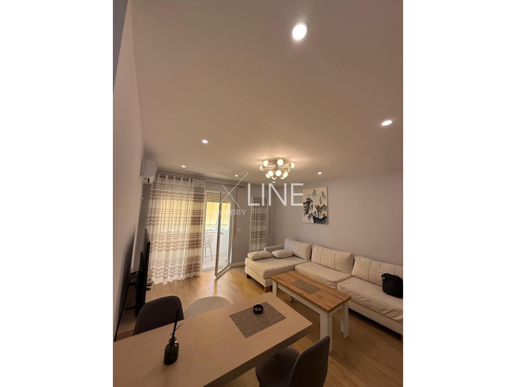 Jepet me qira apartament 2+1+2+2 poste parkimi tek Liqeni i Thate