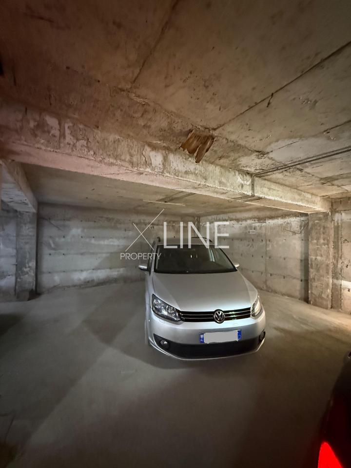 For rent 2+1 apartment with 2+2 parking spaces at Liqeni i Thate.