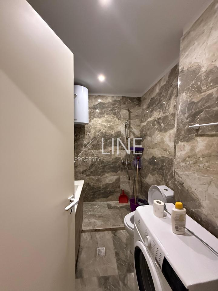 For rent 2+1 apartment with 2+2 parking spaces at Liqeni i Thate.