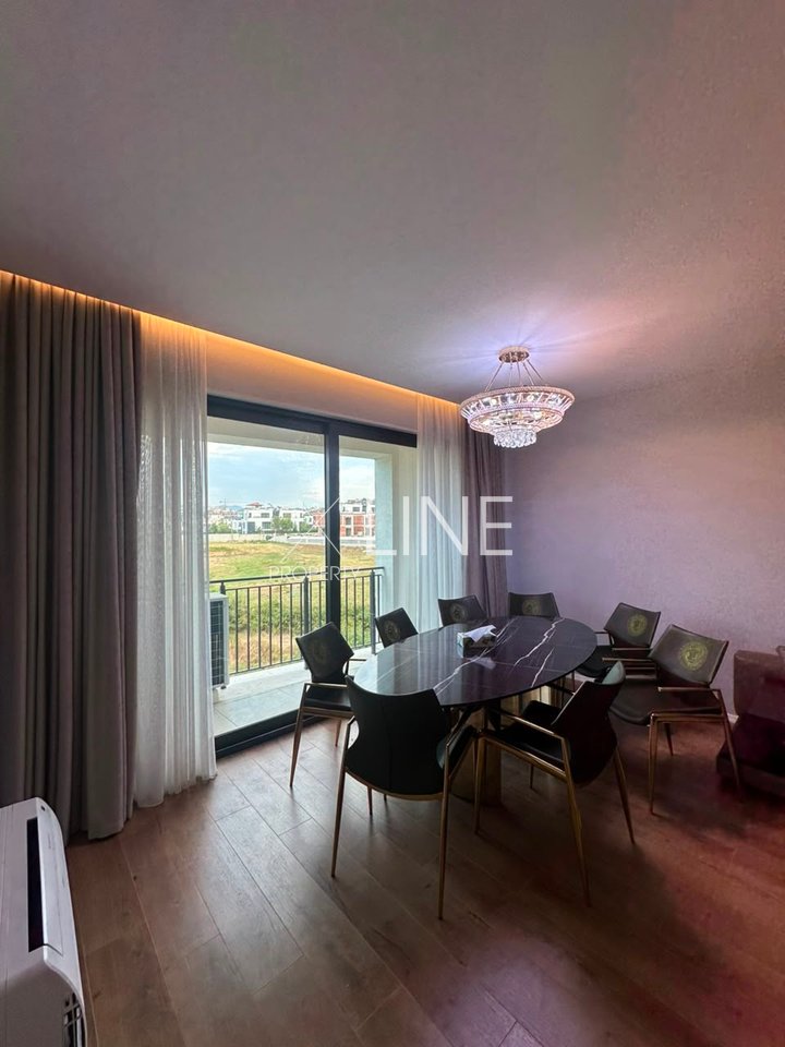 Luxury apartment 2+1+2wc+2 parking spaces for sale at the Dry Lake
